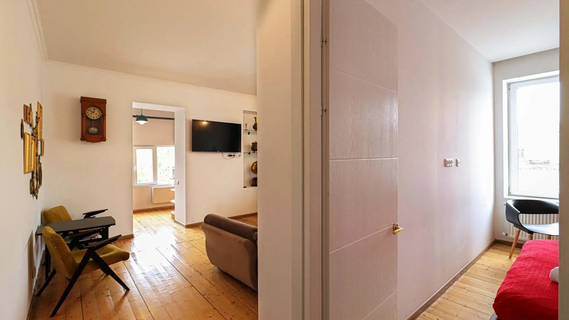 2 Bedroom Apartment Behind Opera House Tbilissi