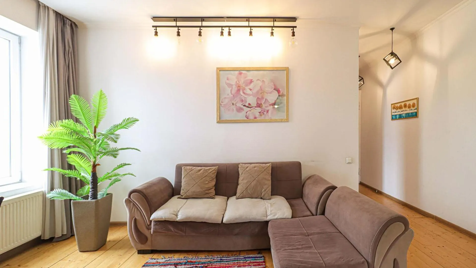 2 Bedroom Apartment Behind Opera House Tbilissi